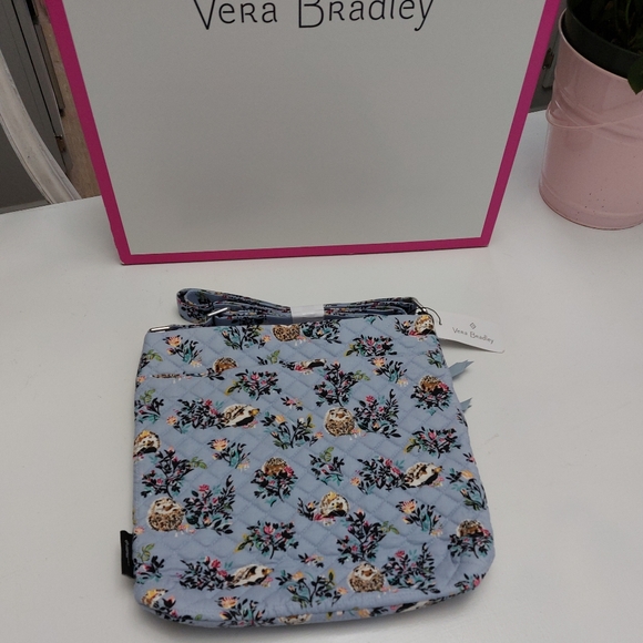 Vera Bradley: Comparing capacity of Triple Zip Hipster, Trio  Triple Zip Hipster Hedgehog Wild NWT